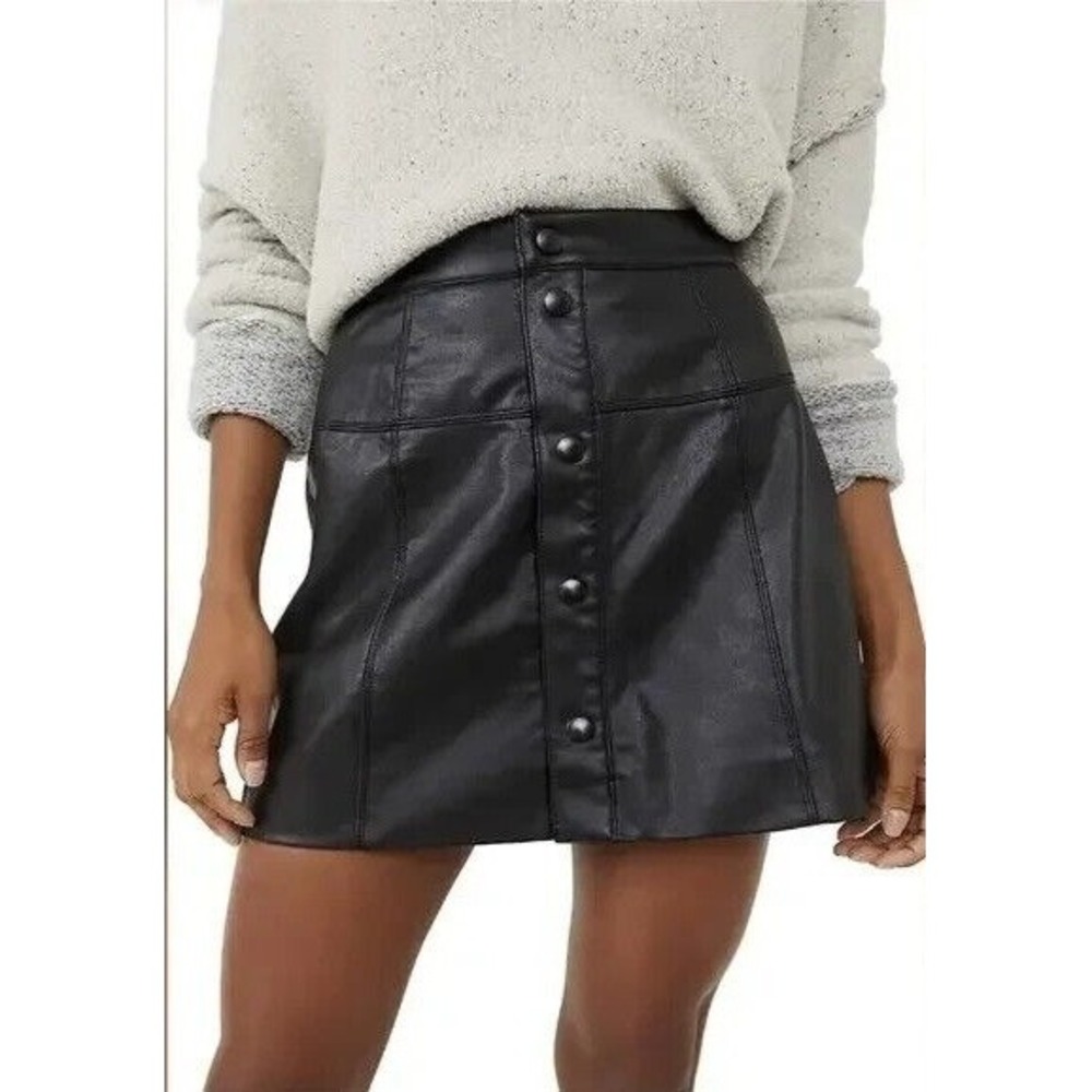 Free People Black Maisie Vegan Mini Skirt Faux Leather‎ Button Front Size 4